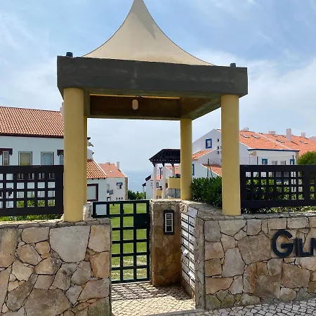 With Extraordinary View Of Atlantic サン・マルティーニョ・ド・ポルト